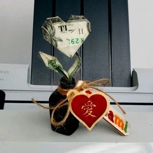 Origami flower heart .